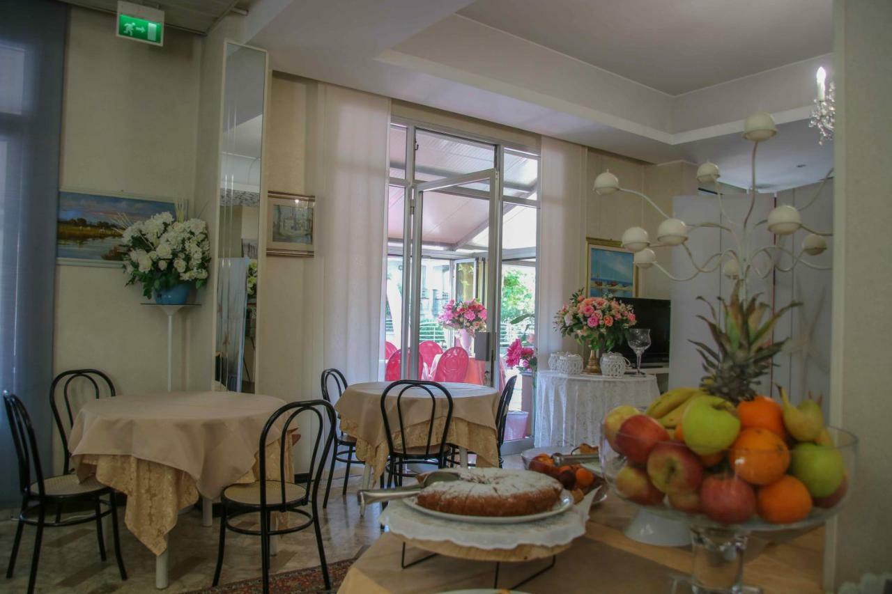 Hotel Brezza Rimini Eksteriør bilde